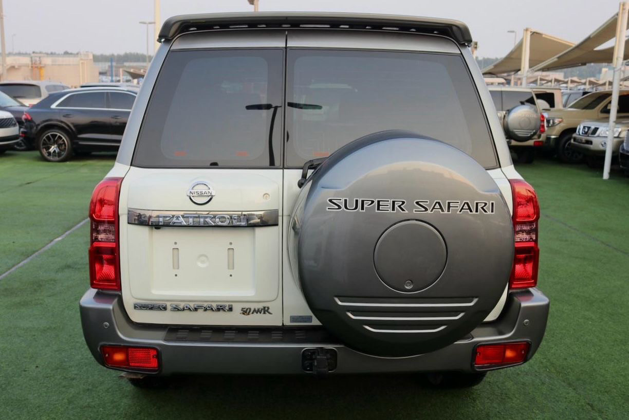 Nissan Super safari - Image 12