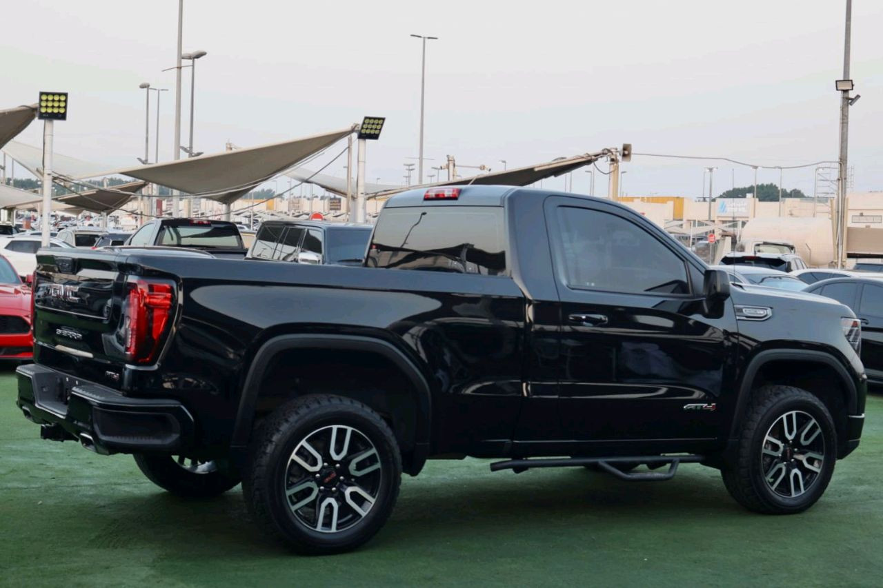 GMC Sierra - Image 4