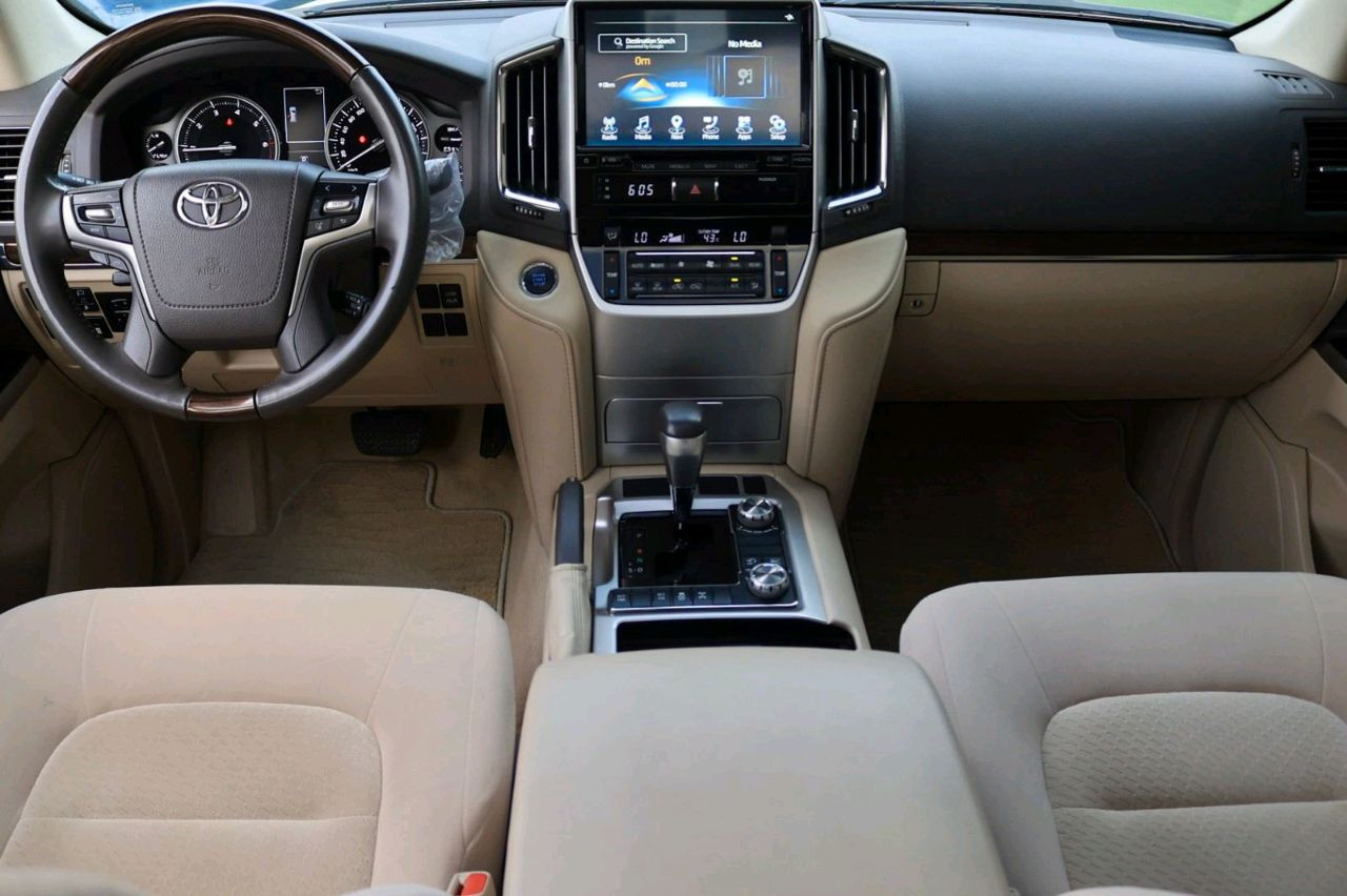 Toyota Land Cruiser - Image 9