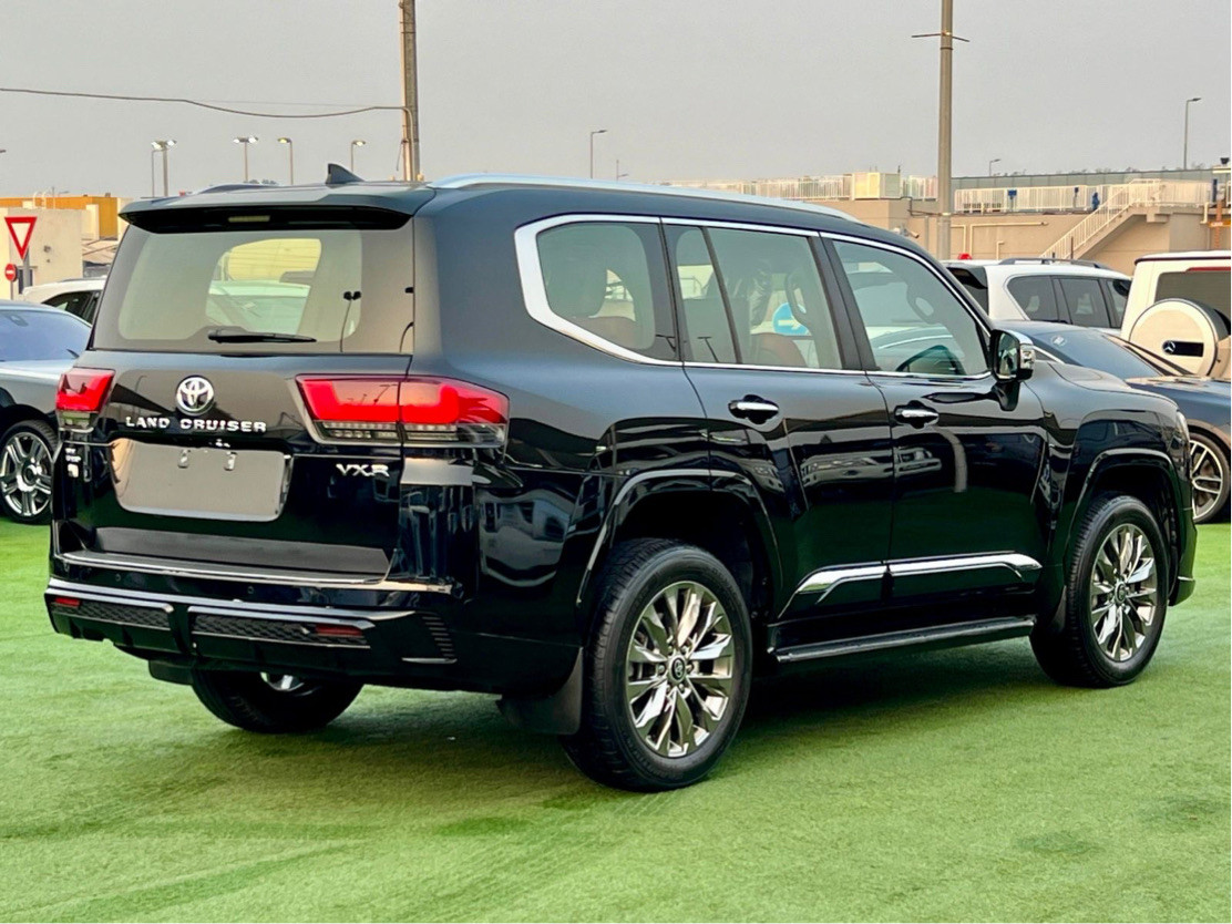 Toyota Land Cruiser - Image 7