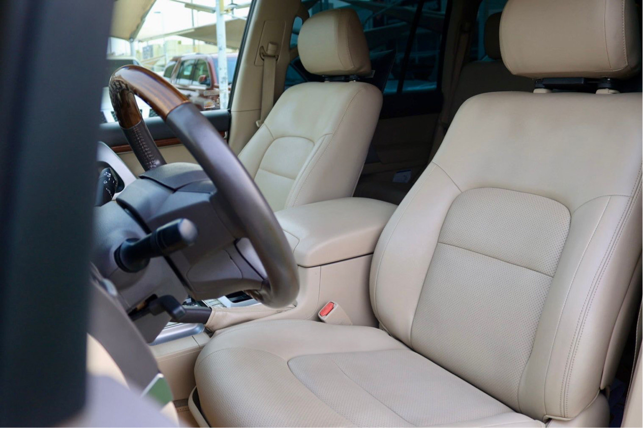 Toyota Land Cruiser - Image 5