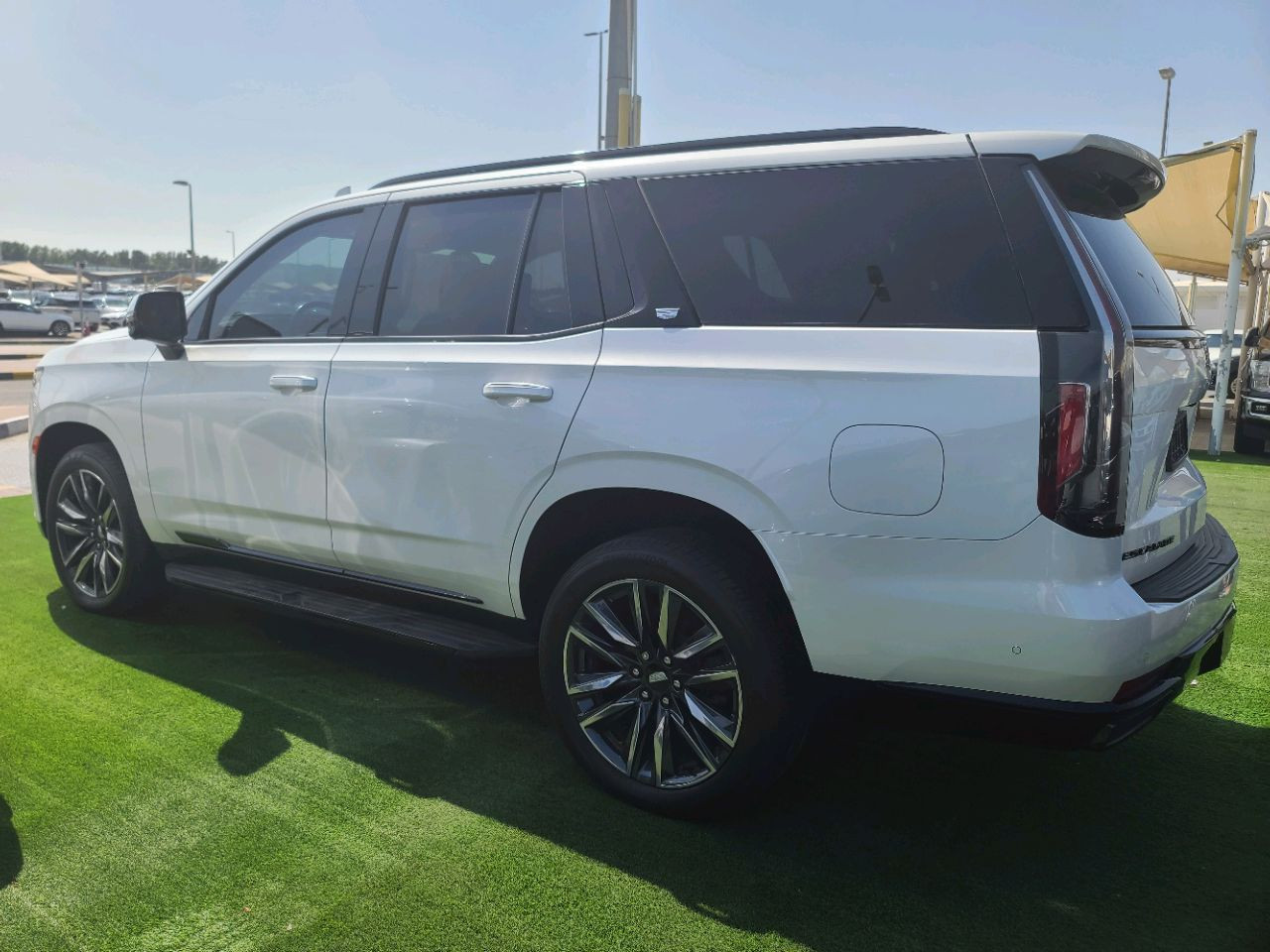 Cadillac Escalade - Image 7
