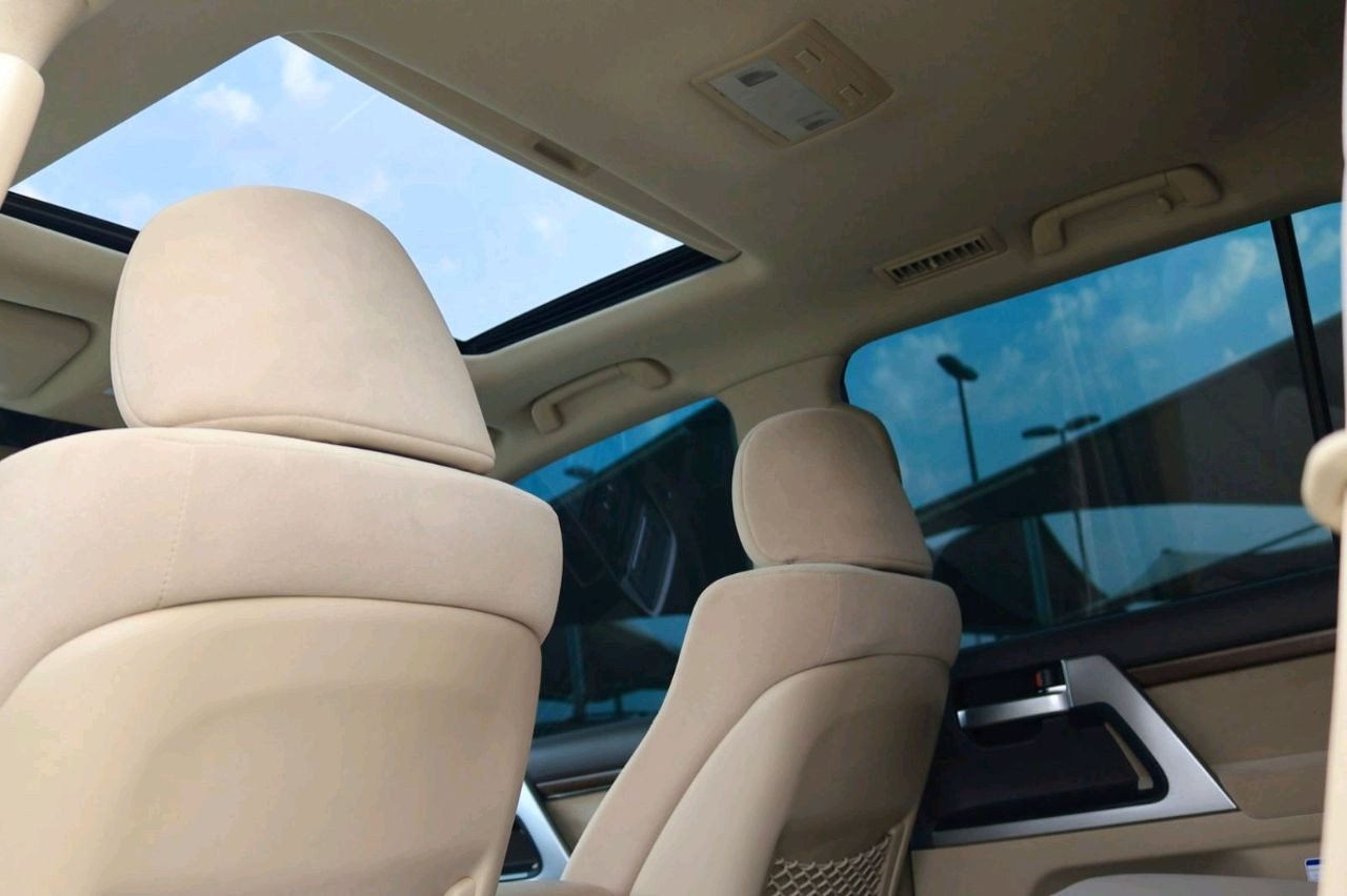 Toyota Land Cruiser - Image 8