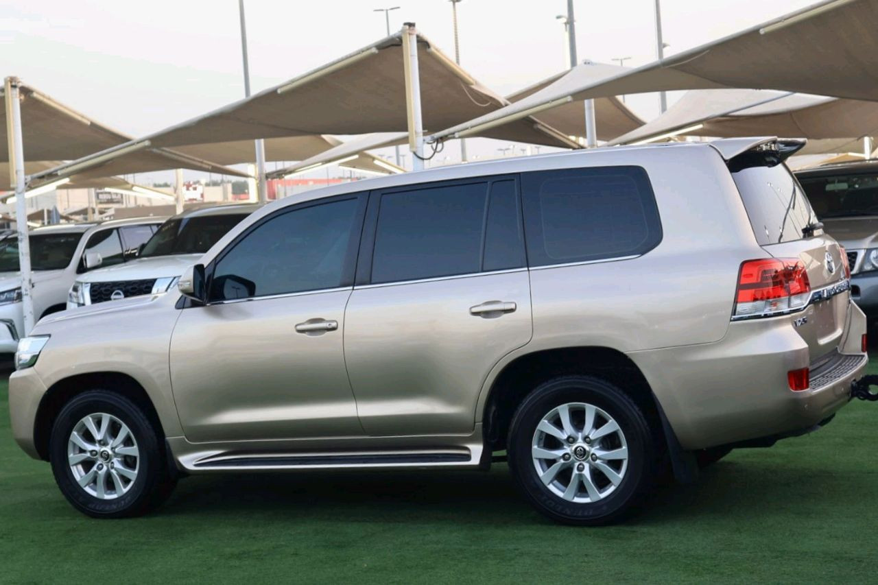 Toyota Land Cruiser - Image 11
