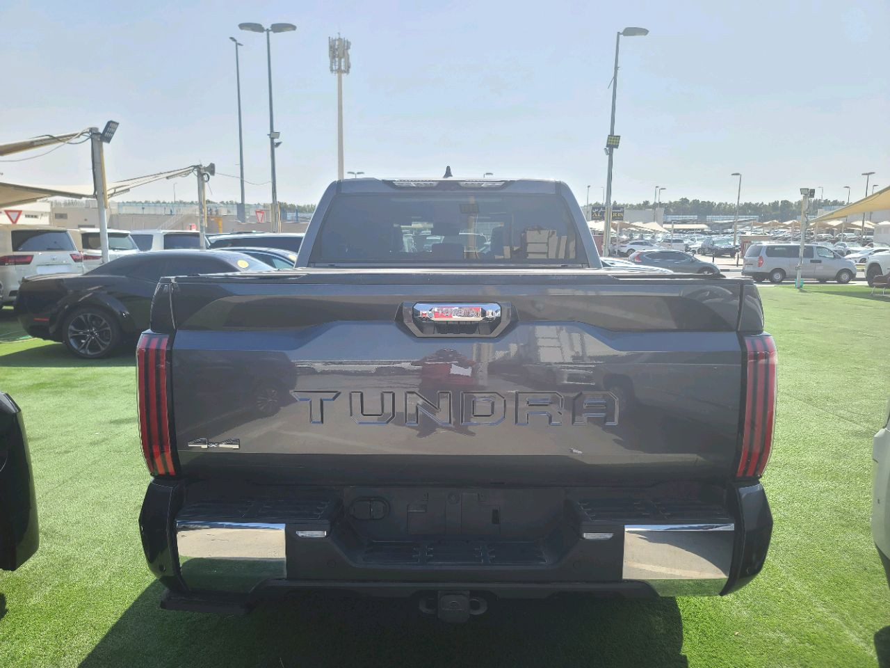 Toyota Tundra - Image 9
