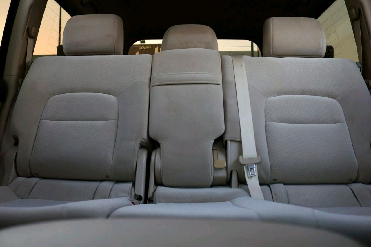 Toyota Land Cruiser - Image 10