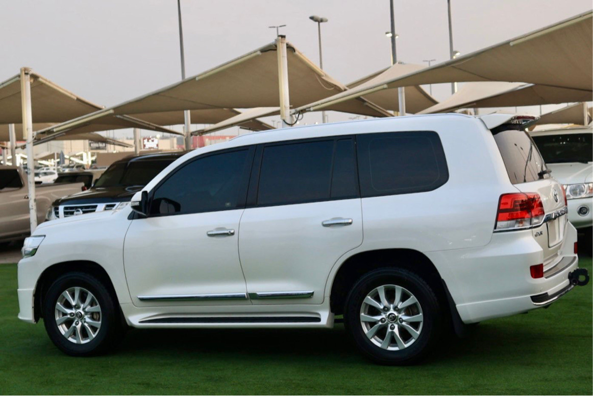 Toyota Land Cruiser - Image 6