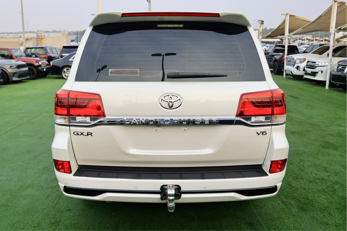 Toyota Land Cruiser - Image 3