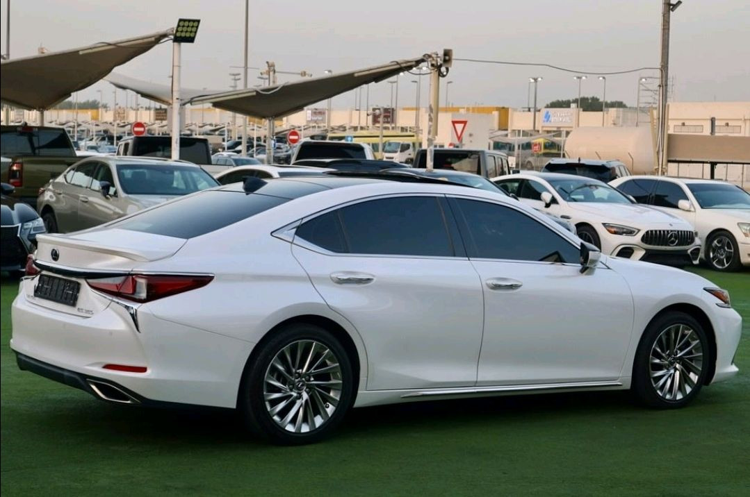 Lexus ES-Series - Image 6