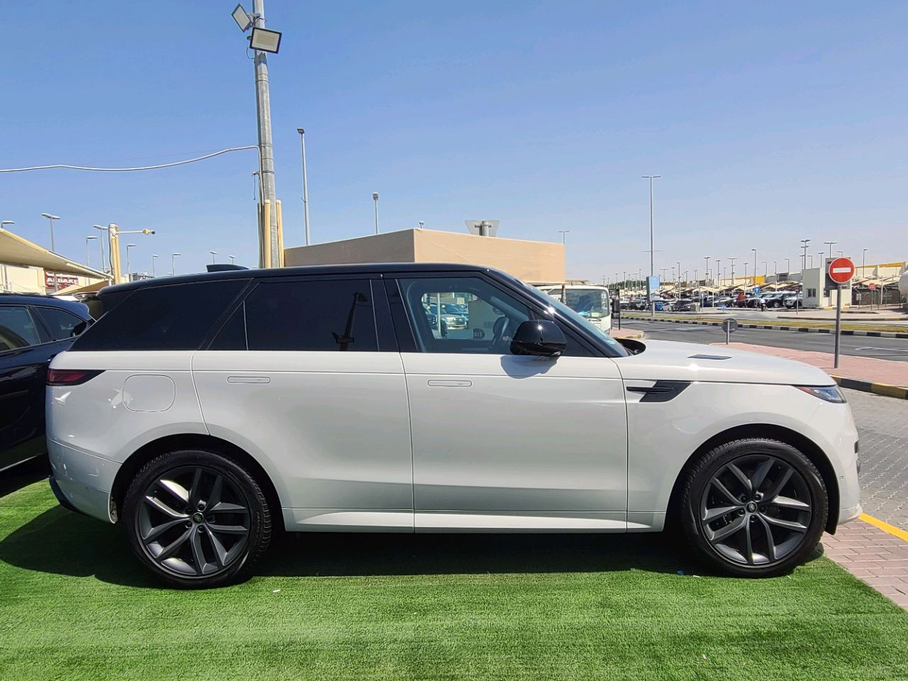Range Rover Sport - Image 3