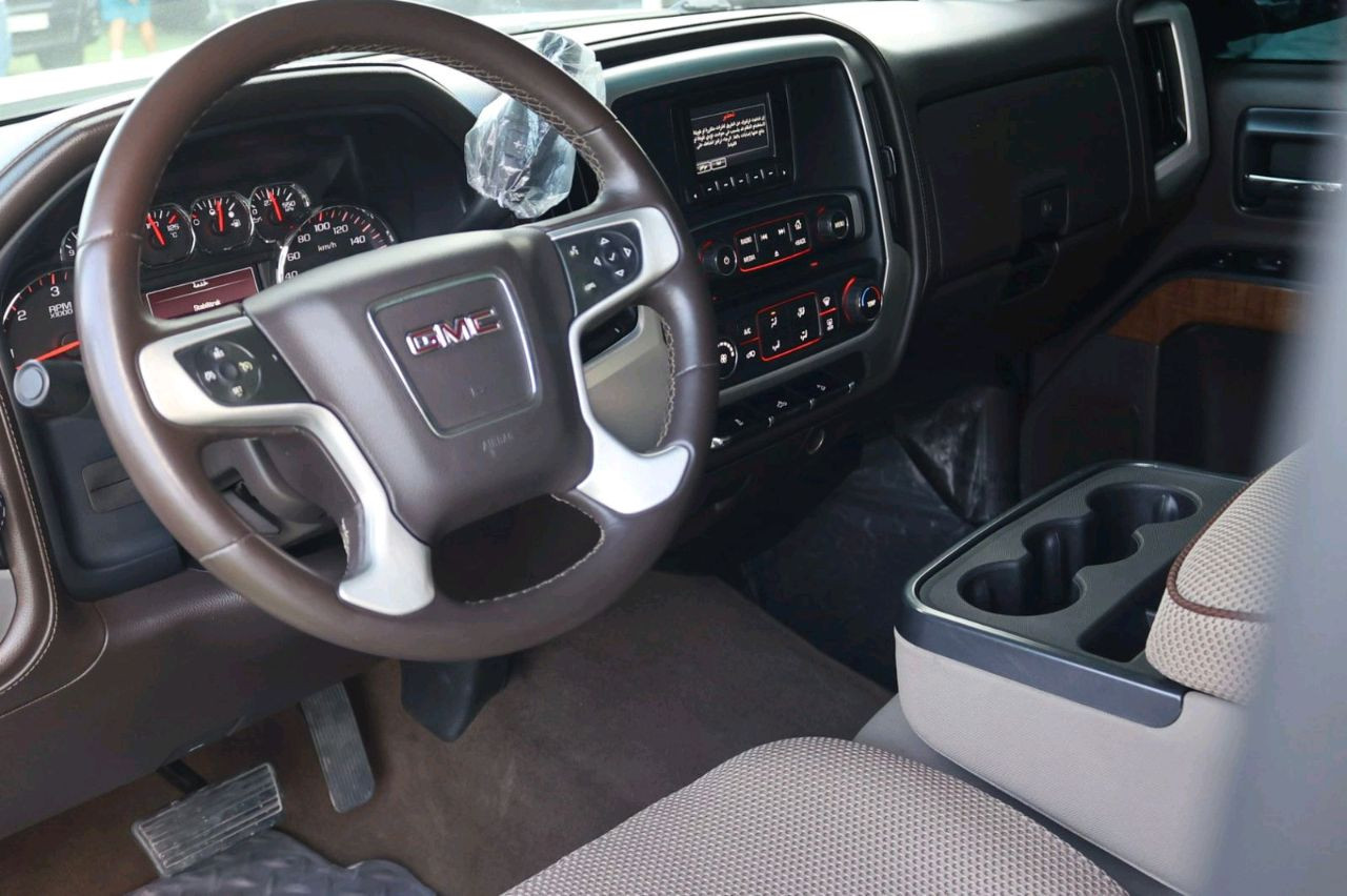 GMC Sierra - Image 7