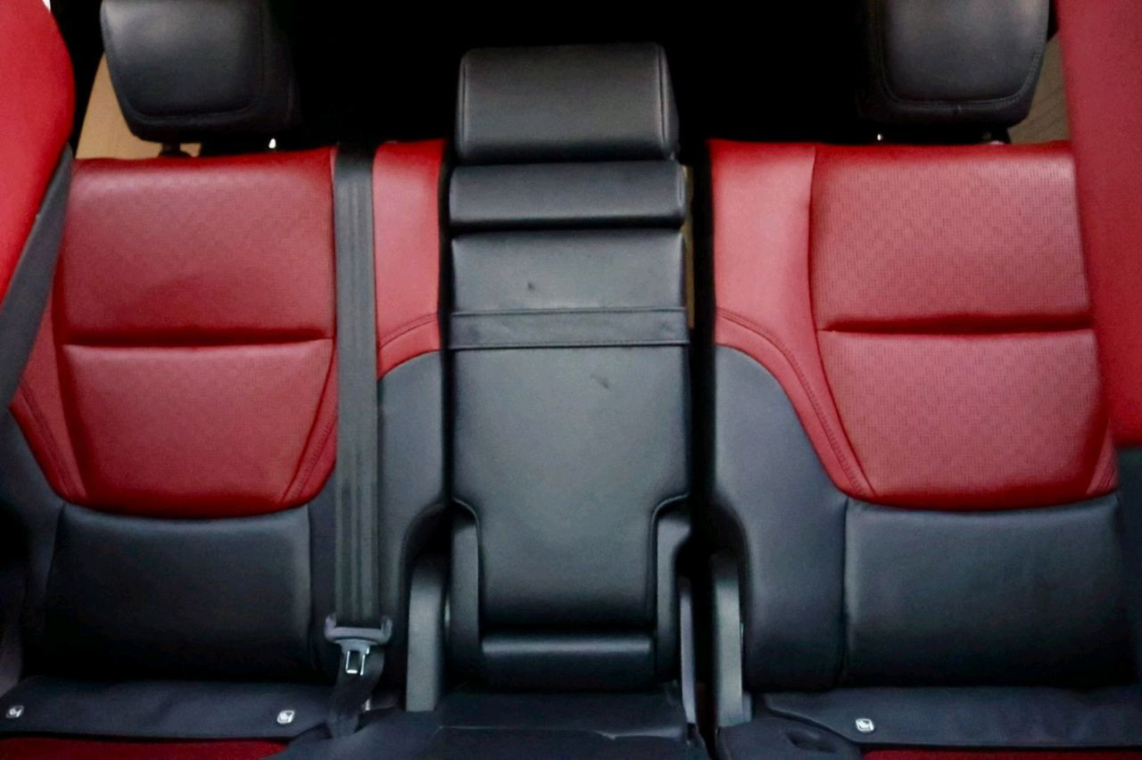 Toyota Land Cruiser - Image 8