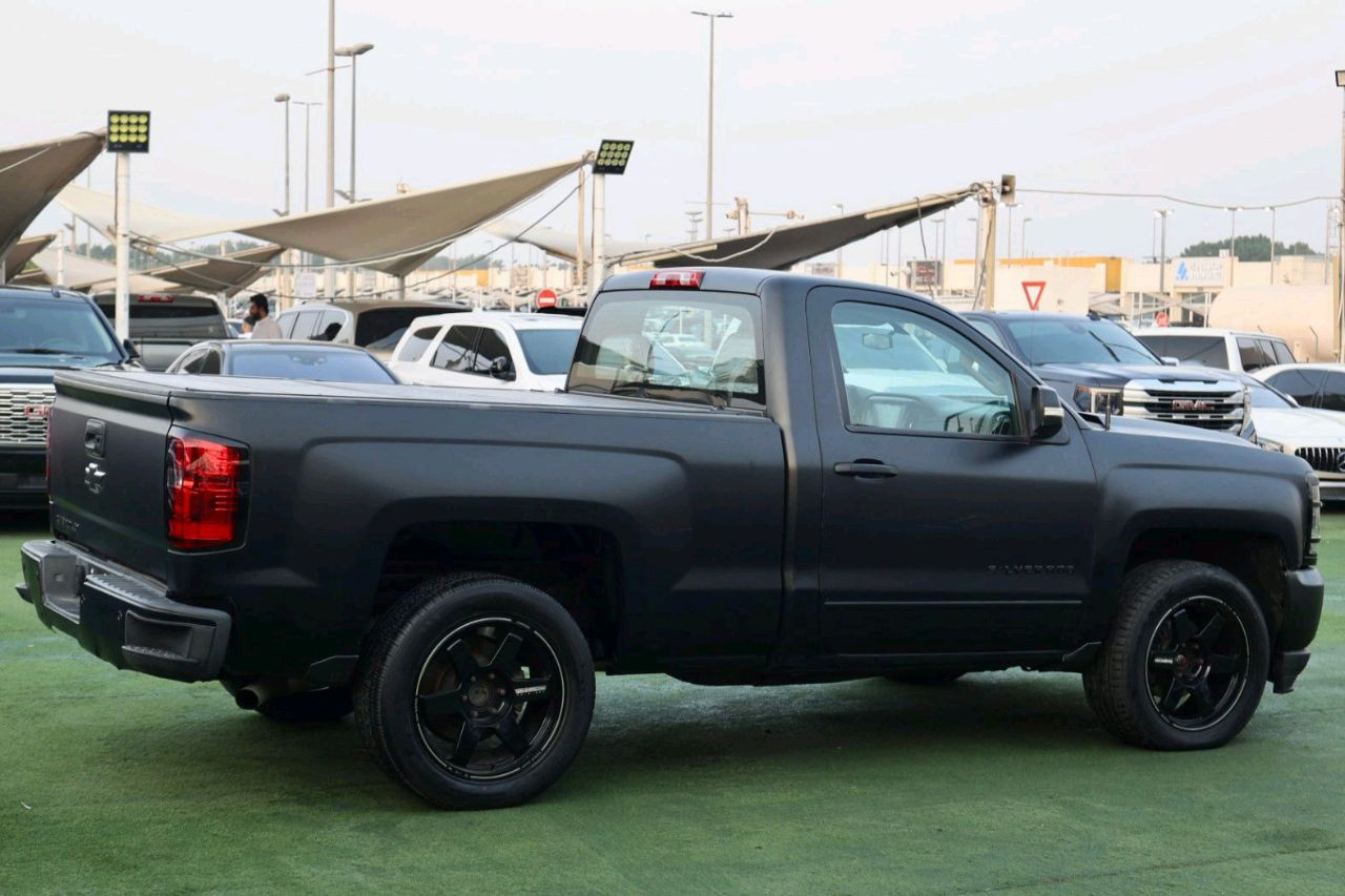 Chevrolet Silverado - Image 5