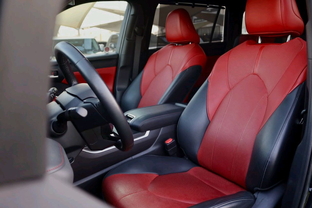 Toyota Highlander - Image 10