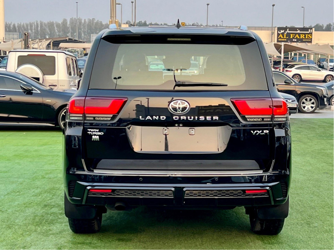 Toyota Land Cruiser - Image 12