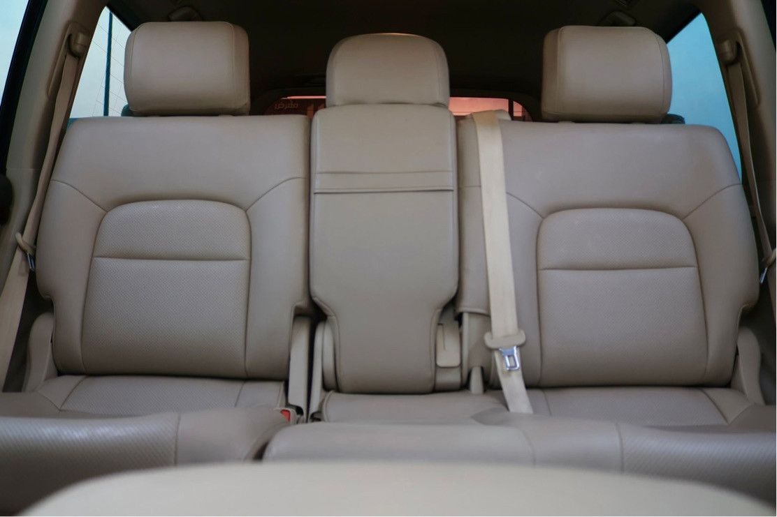 Toyota Land Cruiser - Image 7