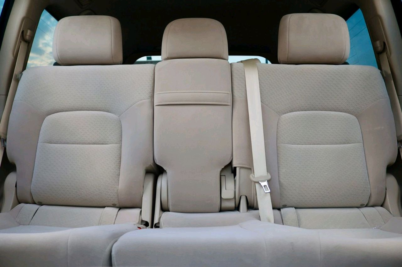 Toyota Land Cruiser - Image 7
