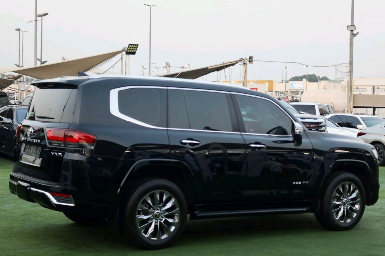 Toyota Land Cruiser - Image 6