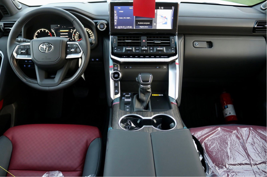 Toyota Land Cruiser - Image 8