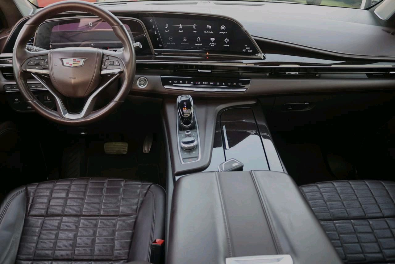 Cadillac Escalade - Image 11