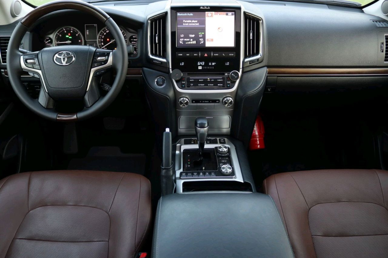 Toyota Land Cruiser - Image 6