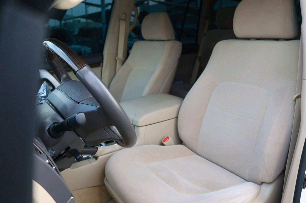 Toyota Land Cruiser - Image 10