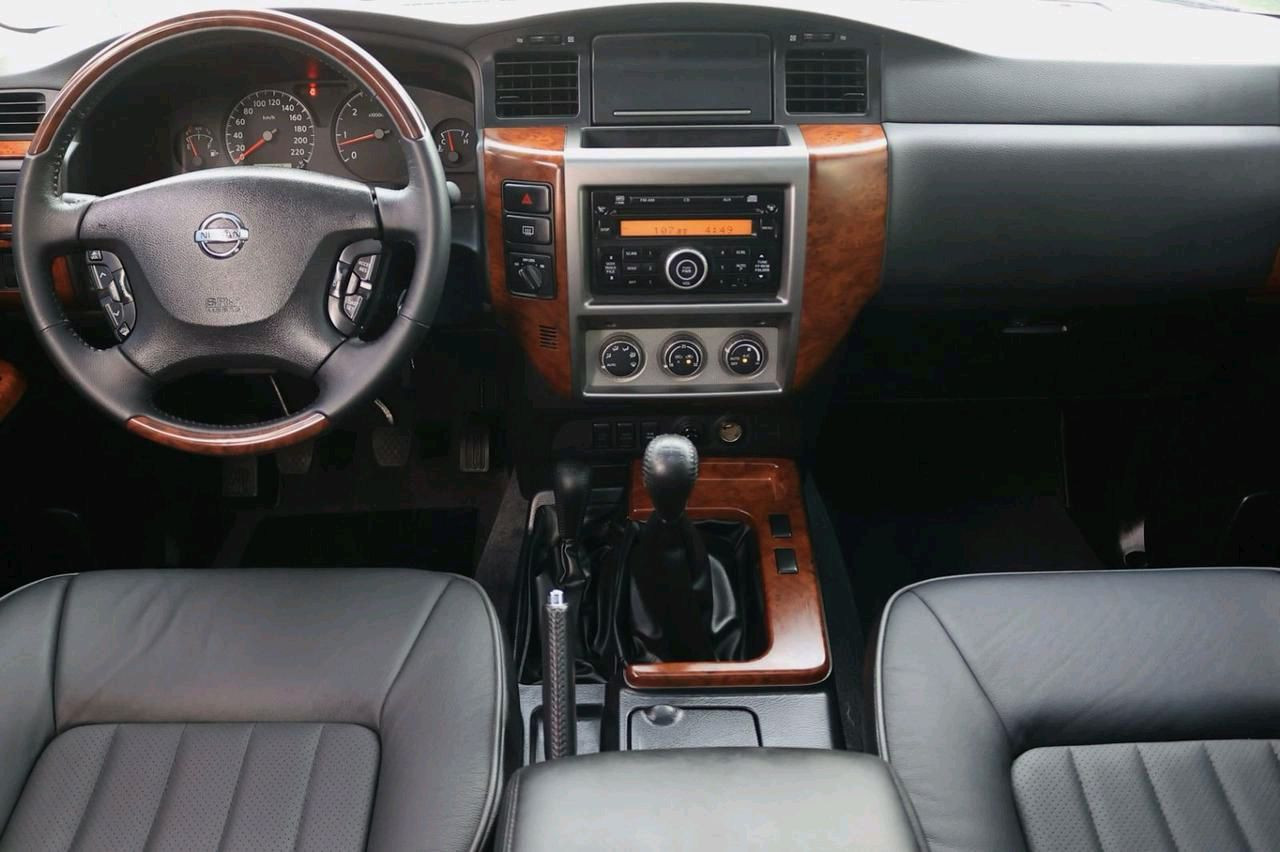 Nissan Safari - Image 8