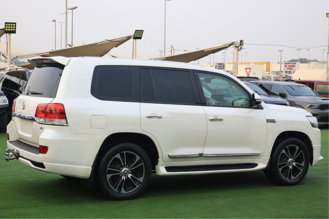 Toyota Land Cruiser - Image 2