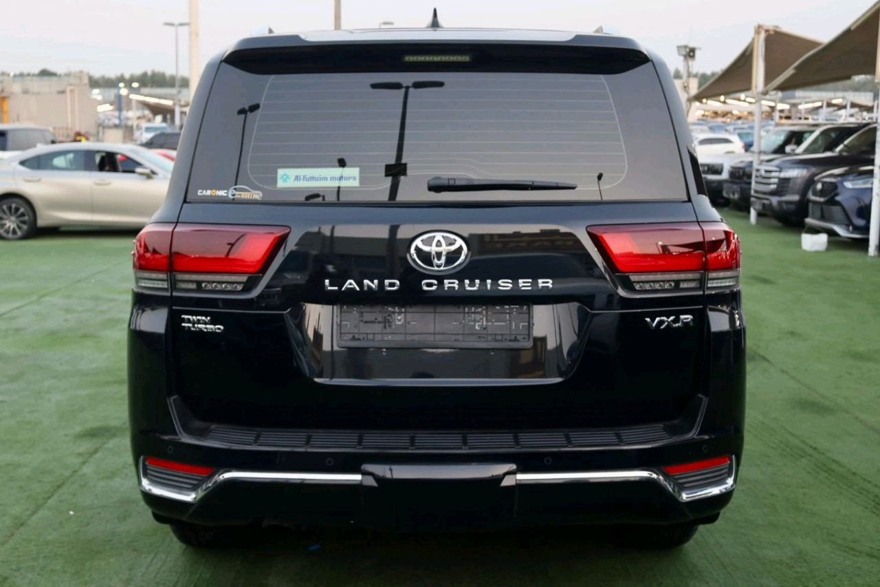 Toyota Land Cruiser - Image 7