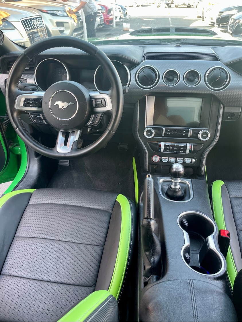 Ford Mustang - Image 9