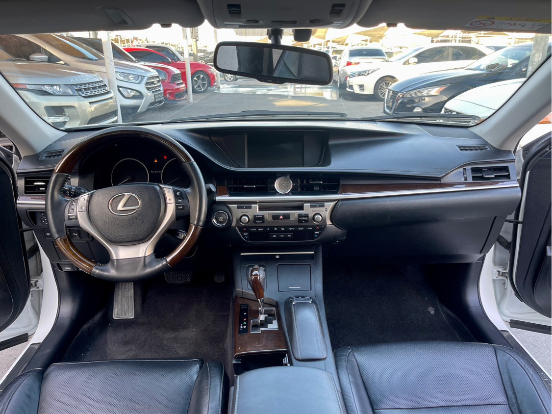 Lexus ES-Series - Image 4