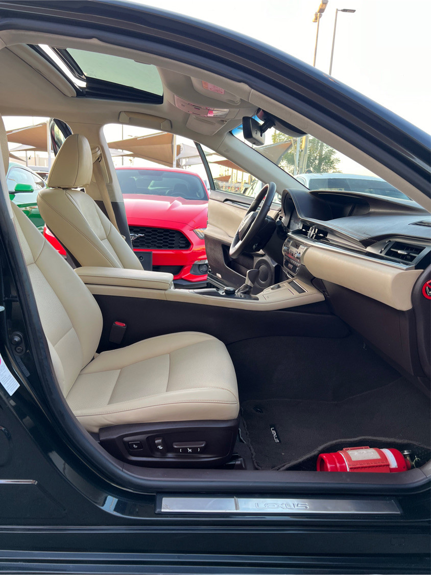 Lexus ES-Series - Image 9
