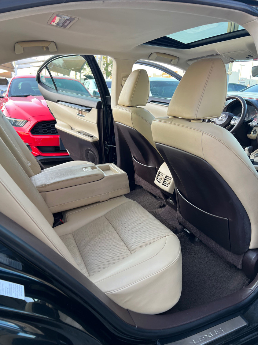 Lexus ES-Series - Image 11