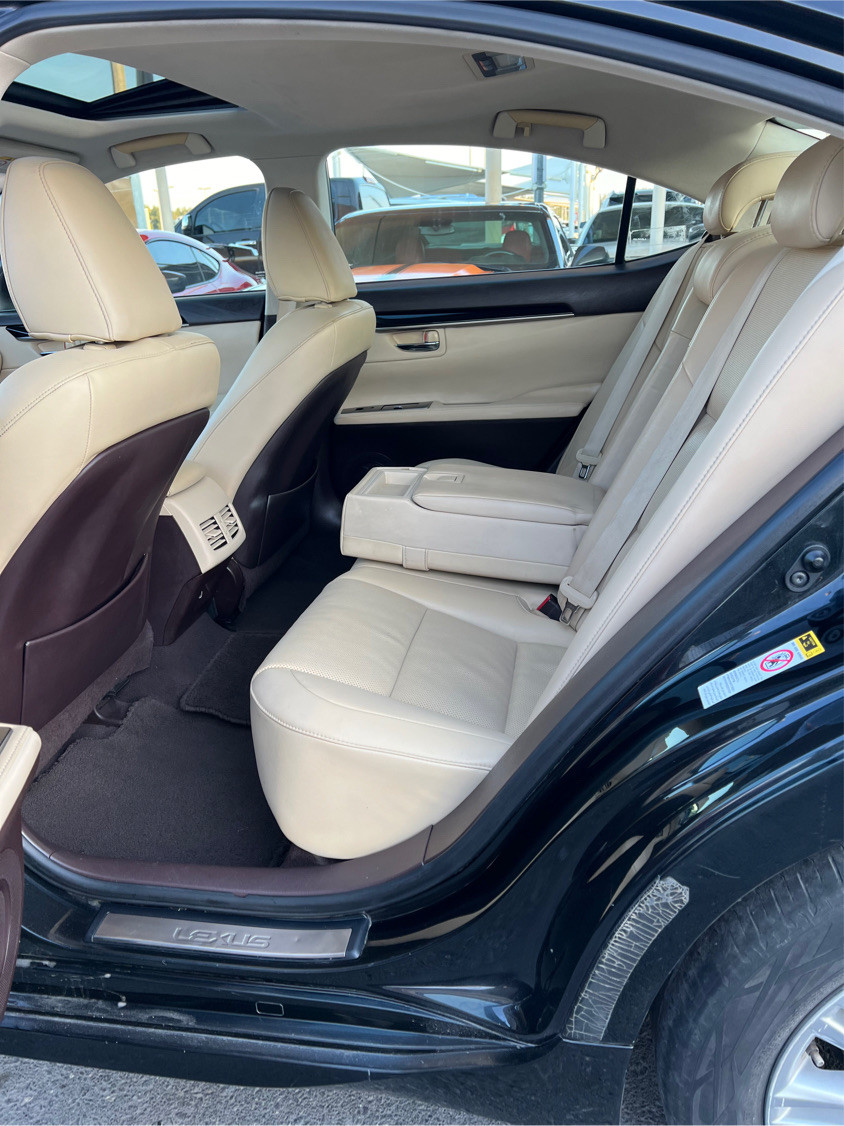 Lexus ES-Series - Image 10