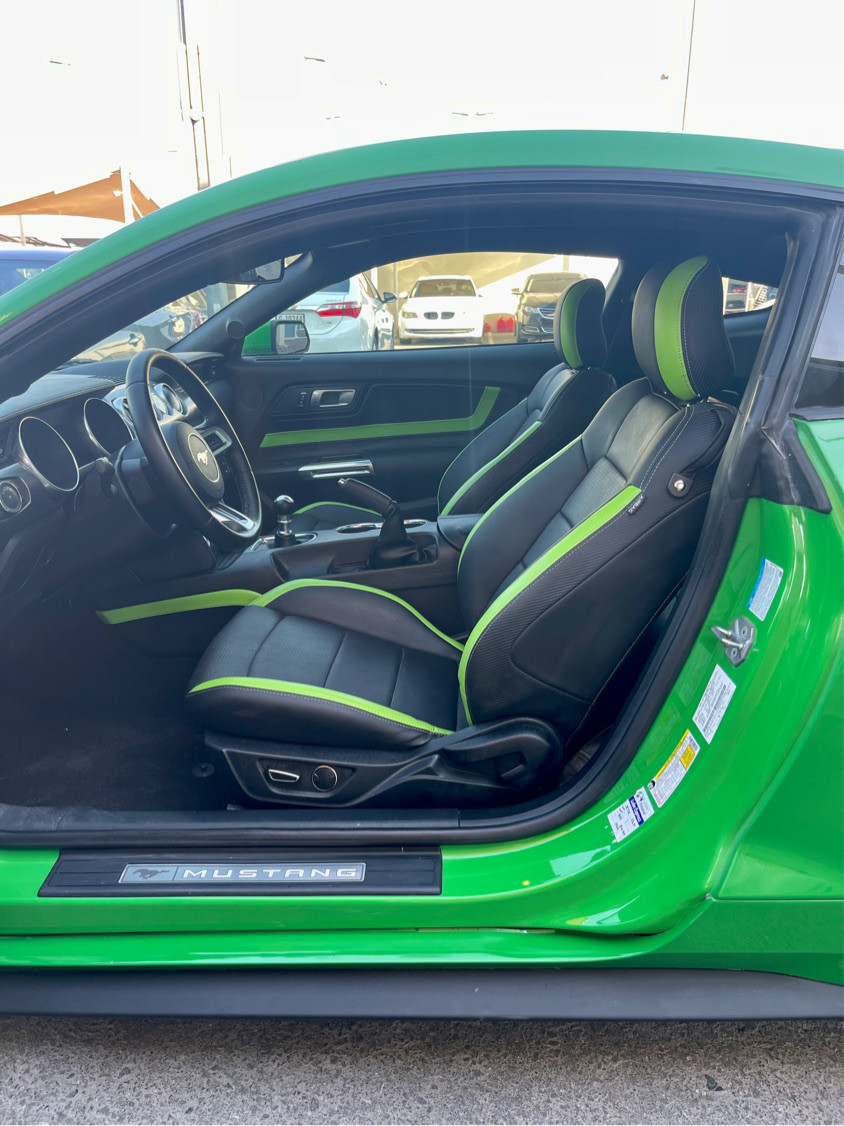 Ford Mustang - Image 8