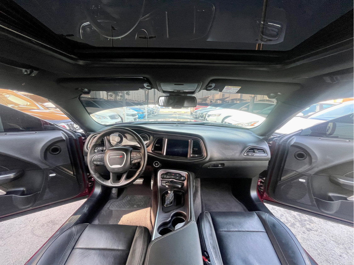 Dodge Challenger - Image 9