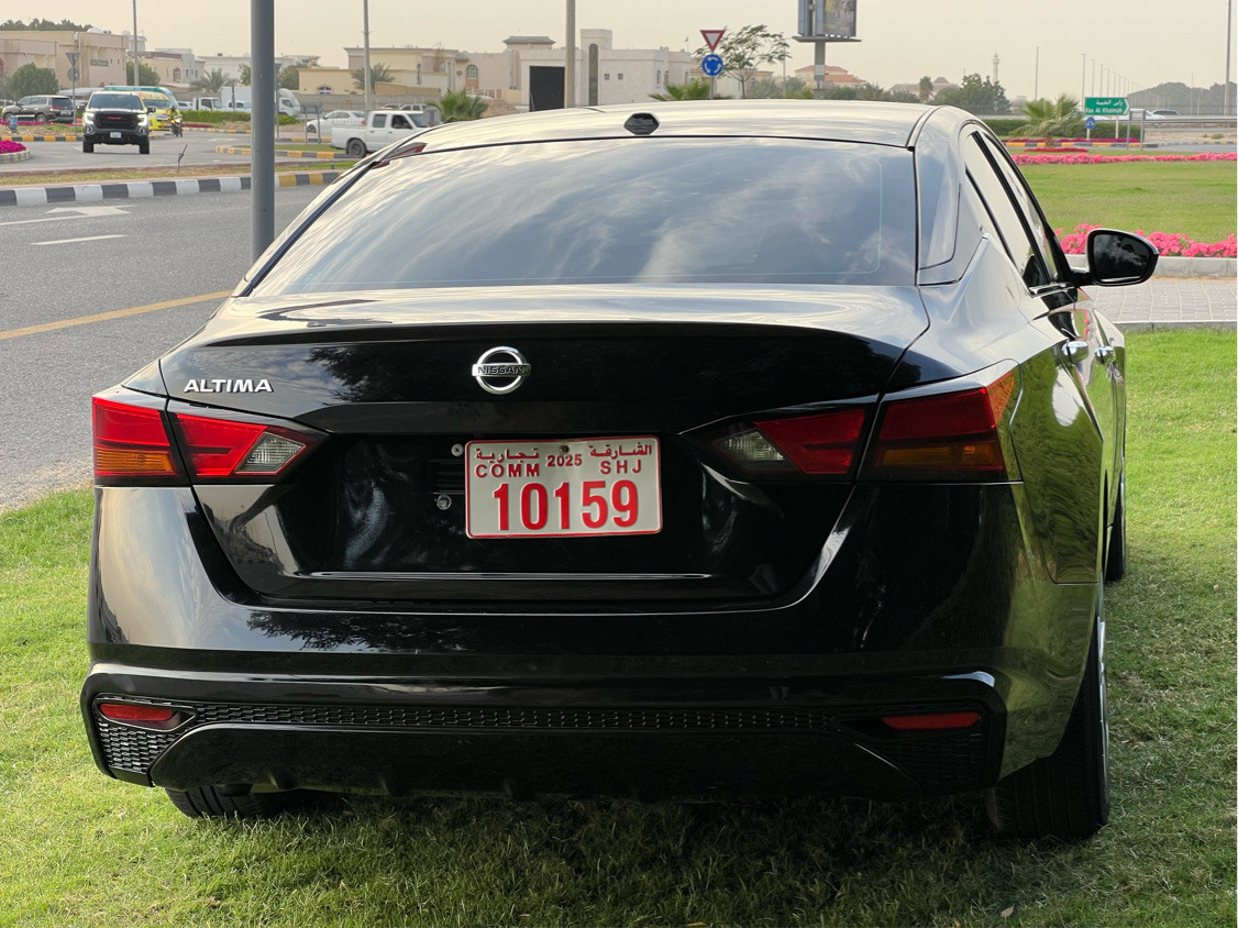 Nissan Altima - Image 6