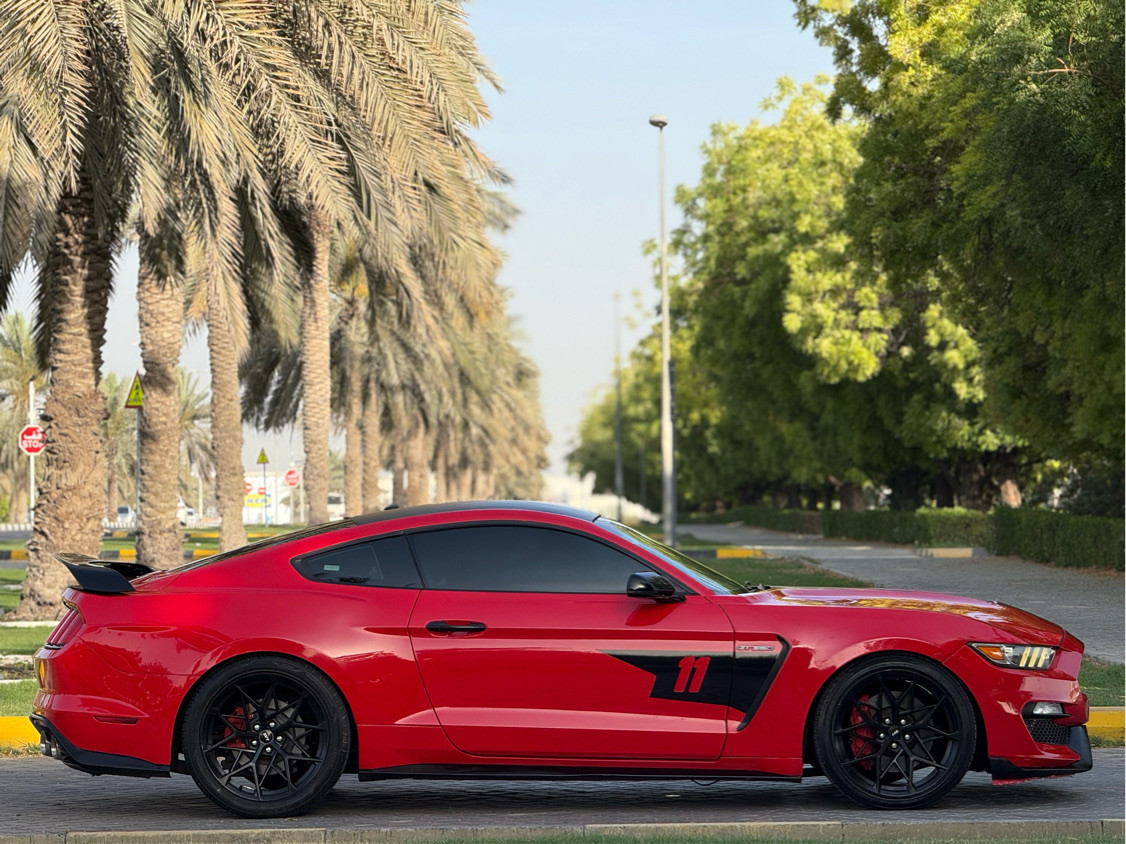 Ford Mustang - Image 4