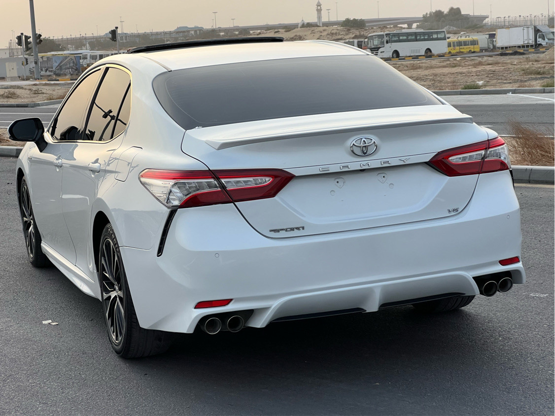 Toyota Camry - Image 5