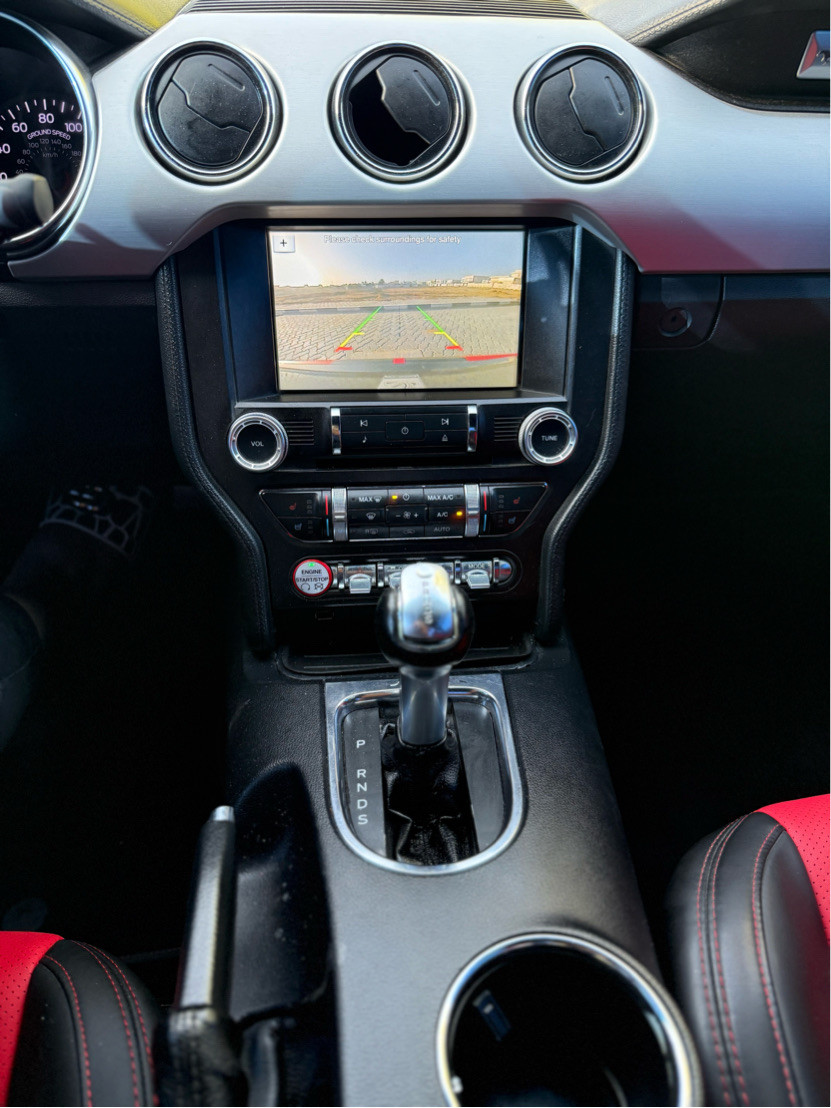 Ford Mustang - Image 11
