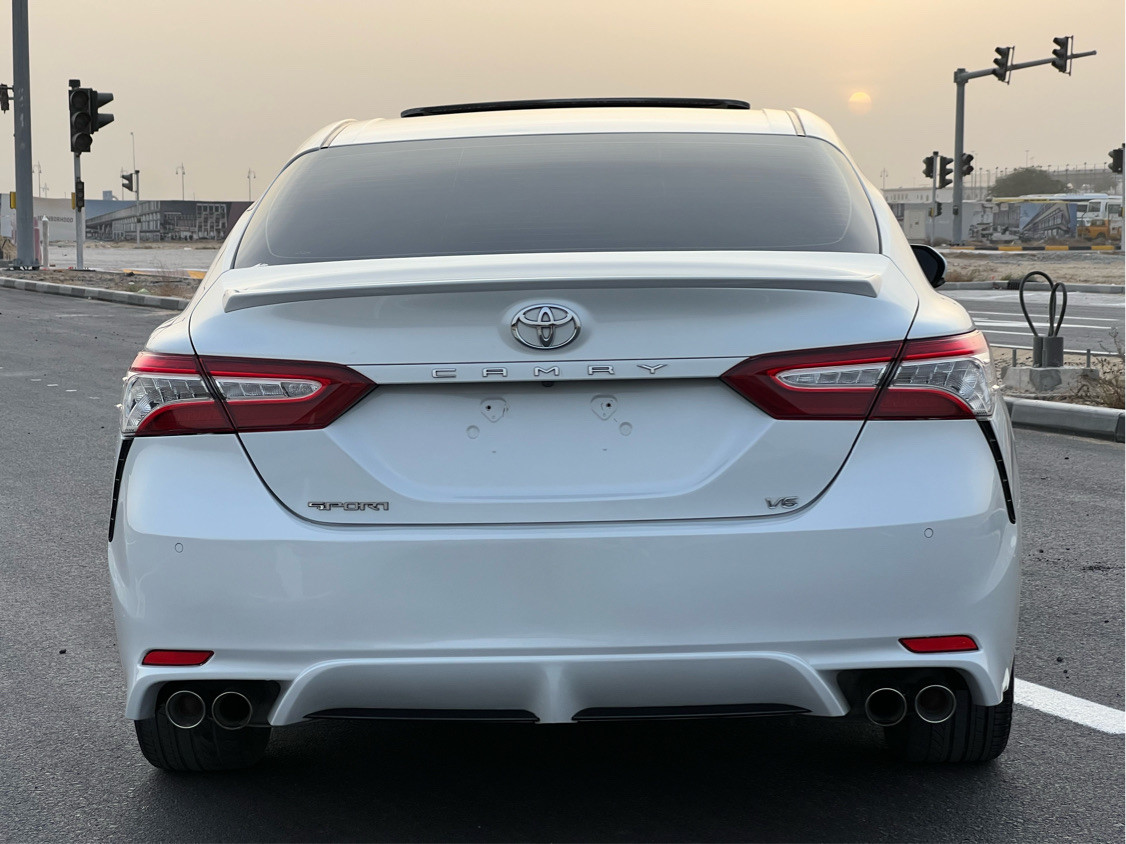 Toyota Camry - Image 7