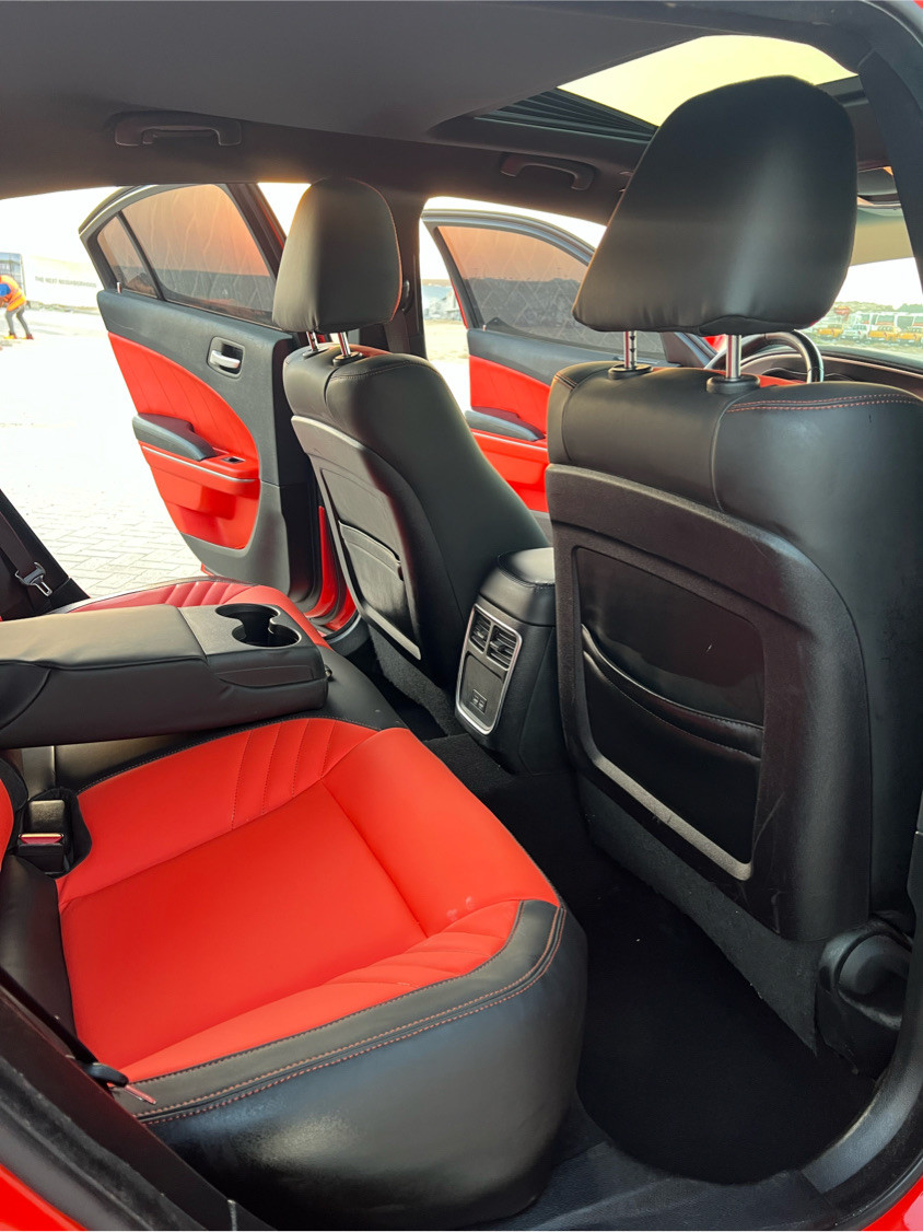 Dodge Charger - Image 9