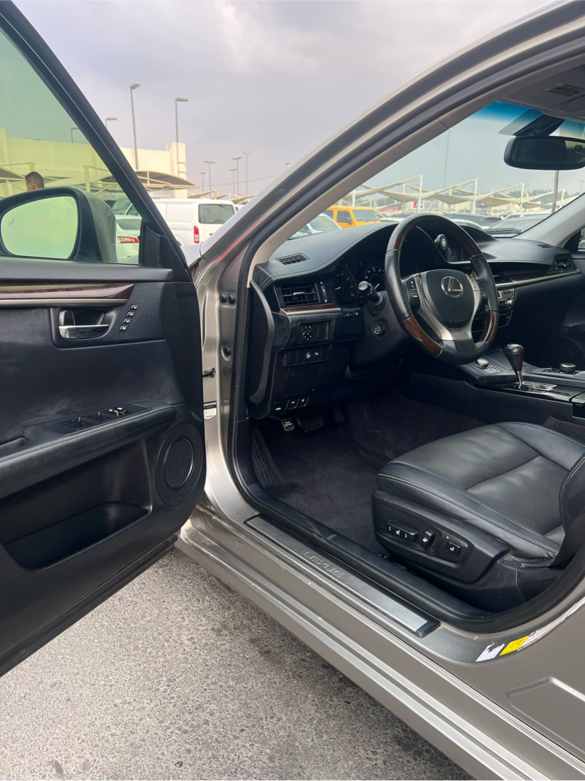 Lexus ES-Series - Image 11