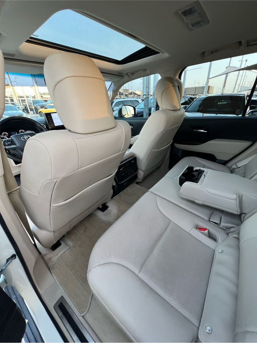 Toyota Land Cruiser - Image 11