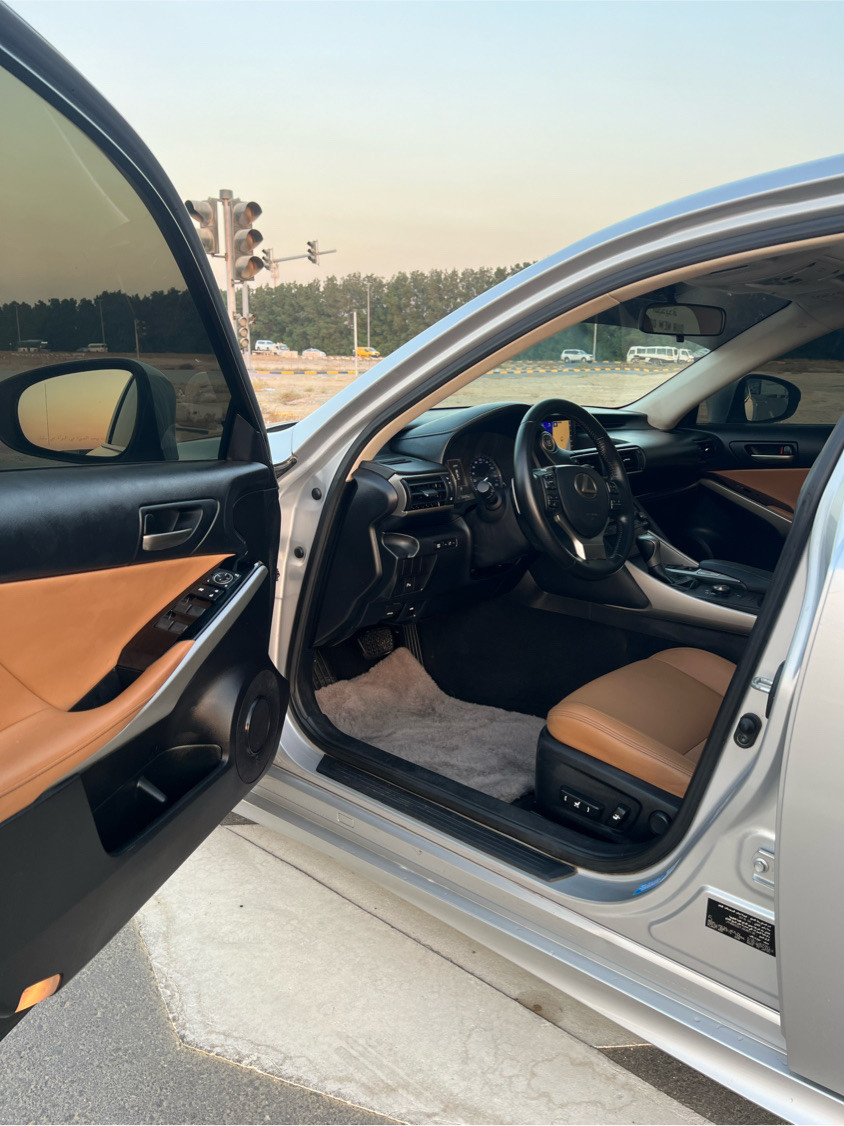 Lexus IS-Series - Image 11