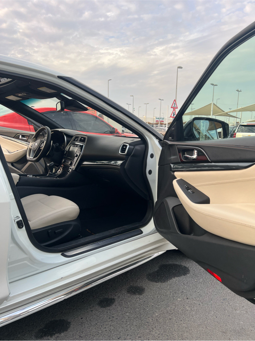 Nissan Maxima - Image 10