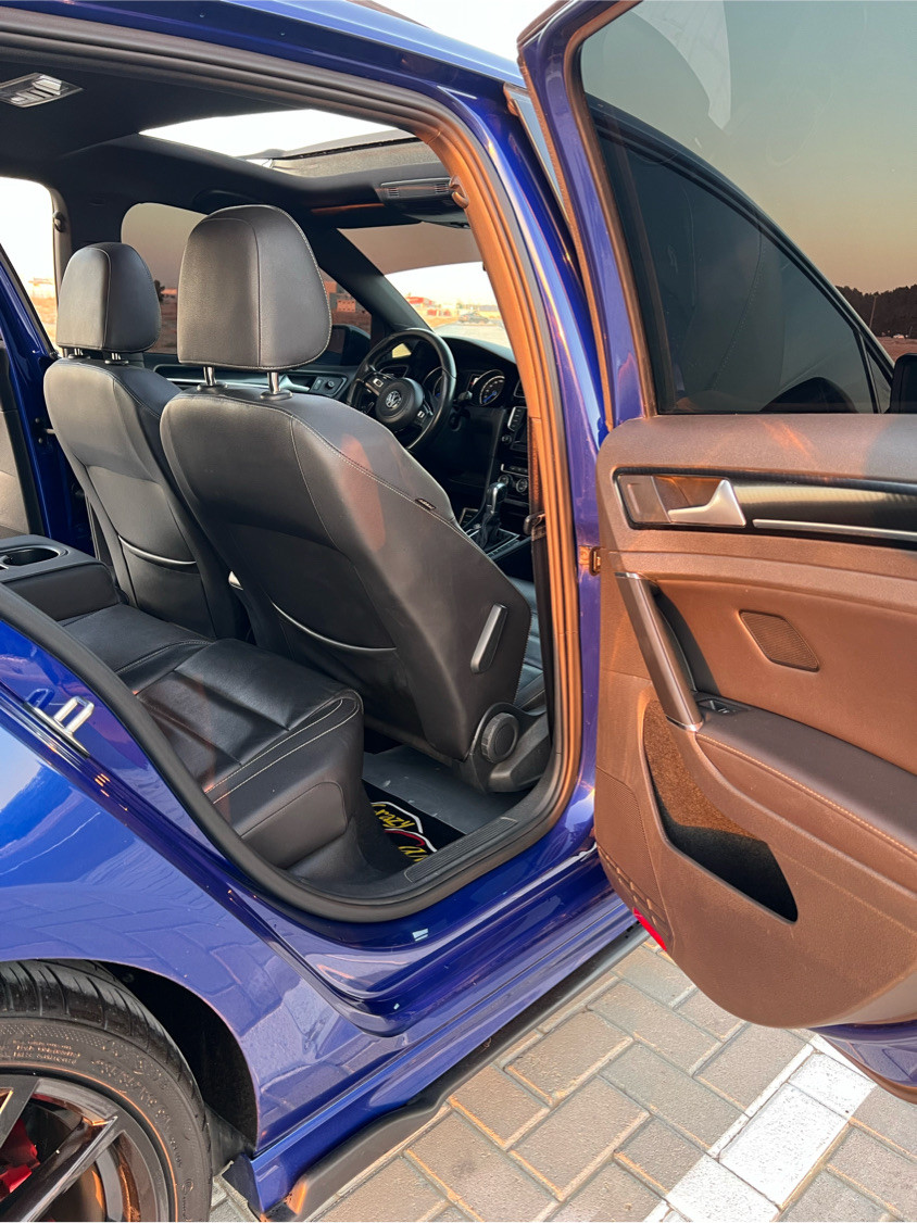 Volkswagen Golf R - Image 11