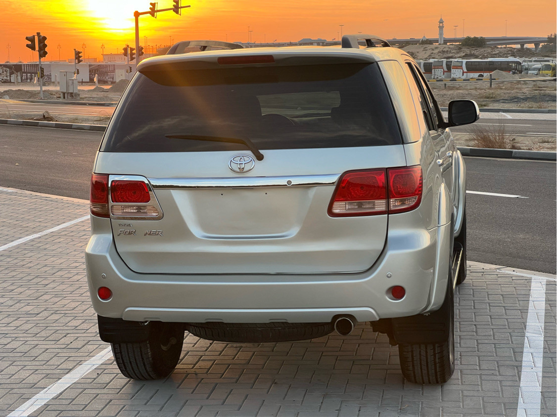 Toyota Fortuner - Image 6