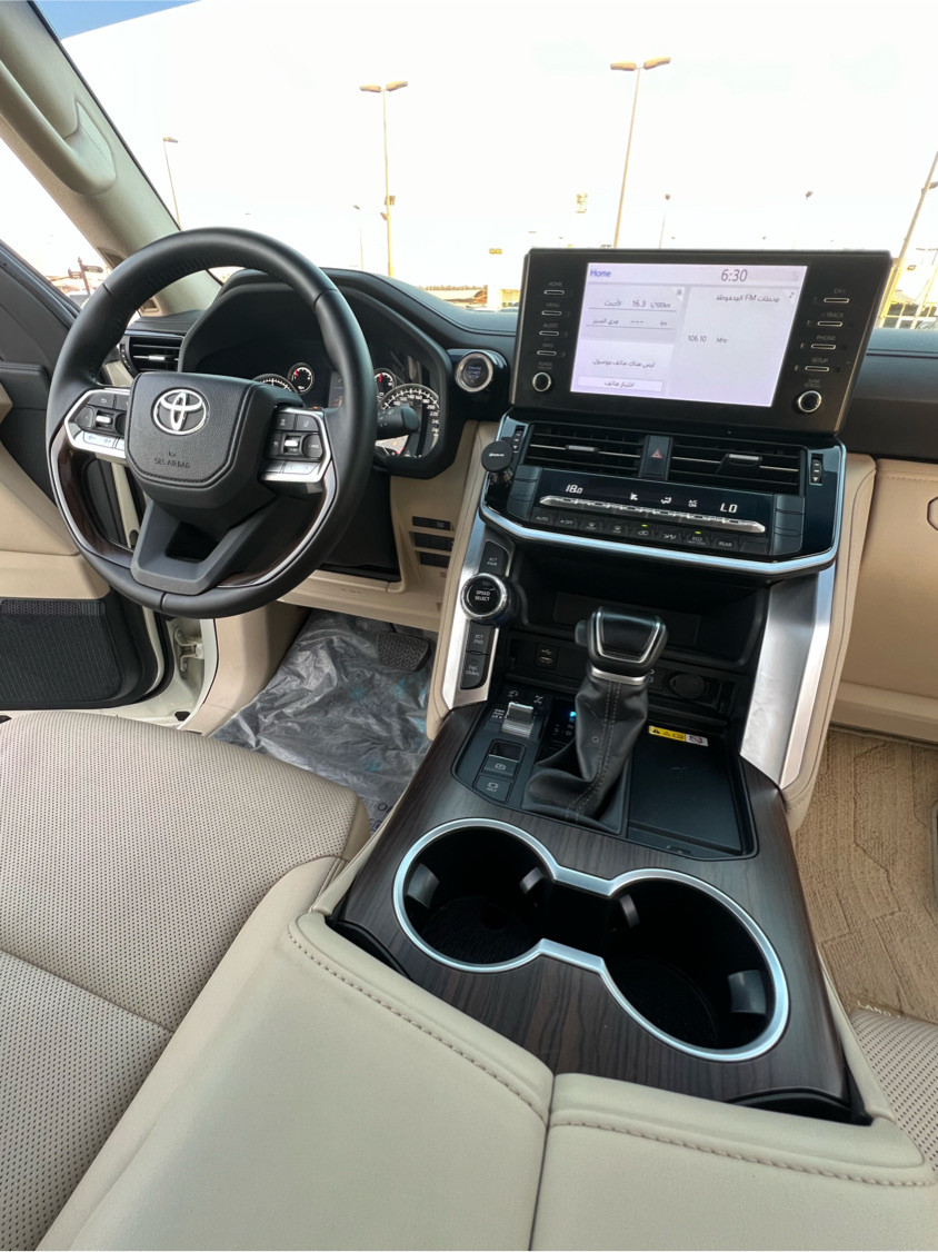 Toyota Land Cruiser - Image 12