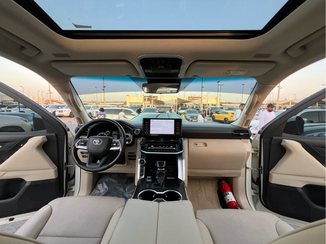 Toyota Land Cruiser - Image 9